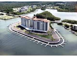 Marina Bay Club