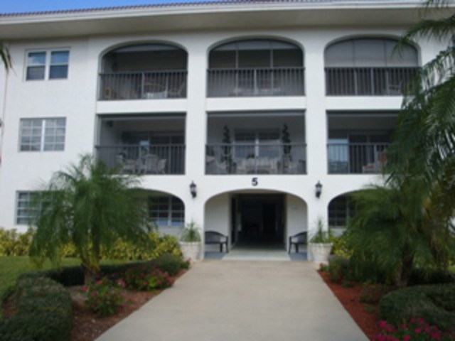 Central Naples Condo