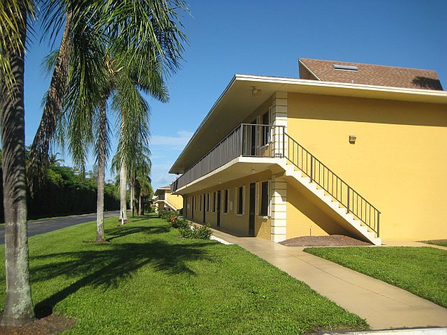 Central Naples Condo